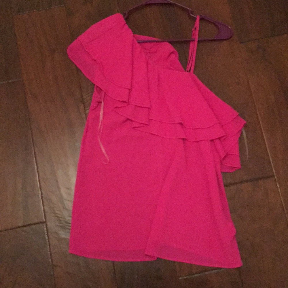 One shoulder hot pink shirt